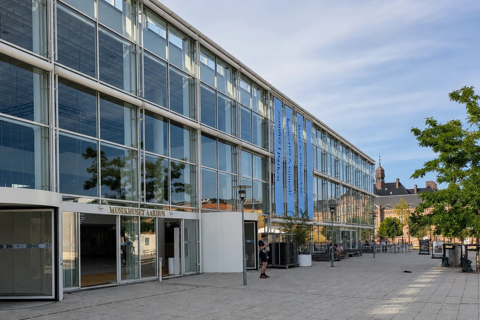 Musikhuset Aarhus set fra Thomas Jensens Allé